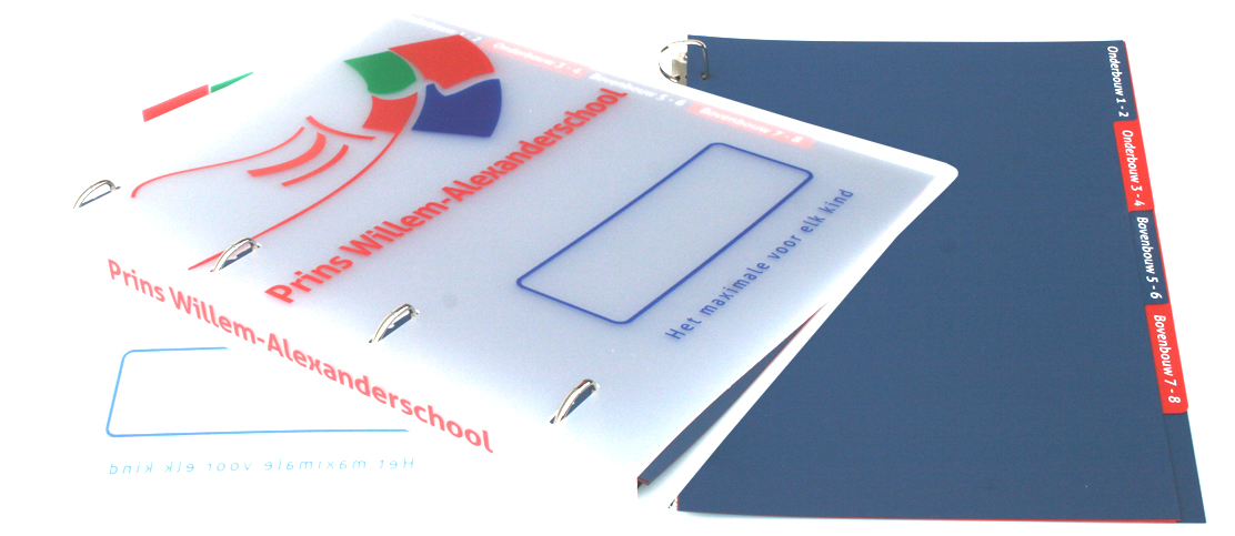 de nieuwe schoolmap van de Prins Willem-Alexanderschool in Nijkerk.