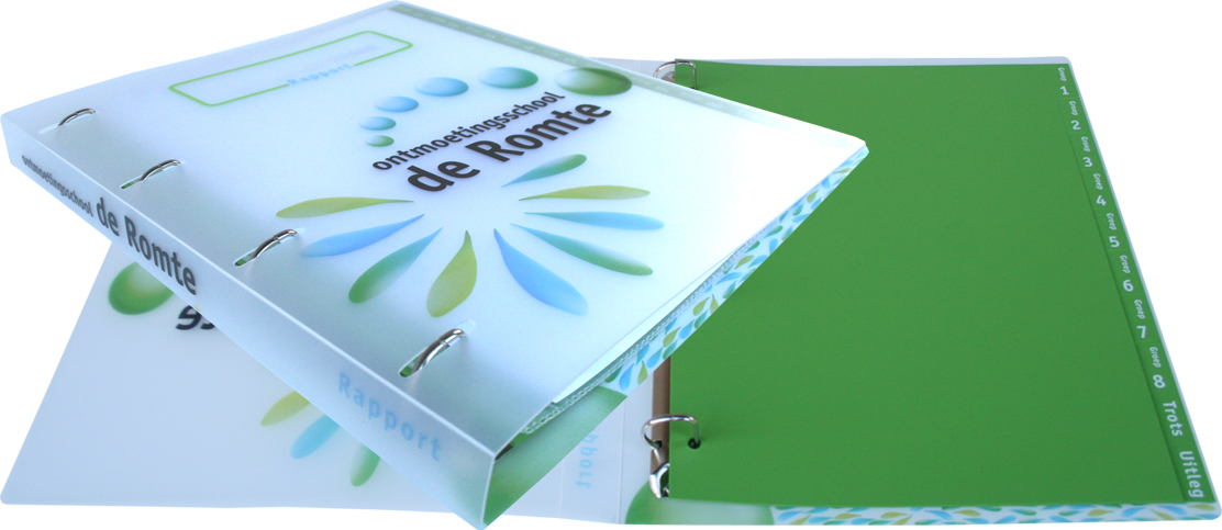 Schoolmap Ontmoetingsschool De Romte in Tytsjerk van extra zwaar, 100% recyclebaar, polypropeen, full colour bedrukt en voorzien van 10-delige set groene tabbladen.