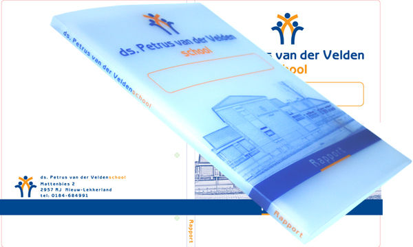 Nieuwe 100% recyclebare rapport snelhechter schoolmap voor de reformatorische school ds. Petrus van der Velden in Nieuw-Lekkerland is in 2 kleuren zeefdruk bedrukt.