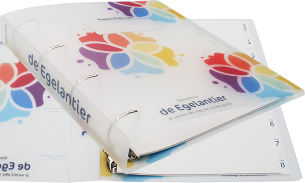 Rapportfolio ringbandmap voor de Egelantier in Muiden is full colour digitaal gedrukt.